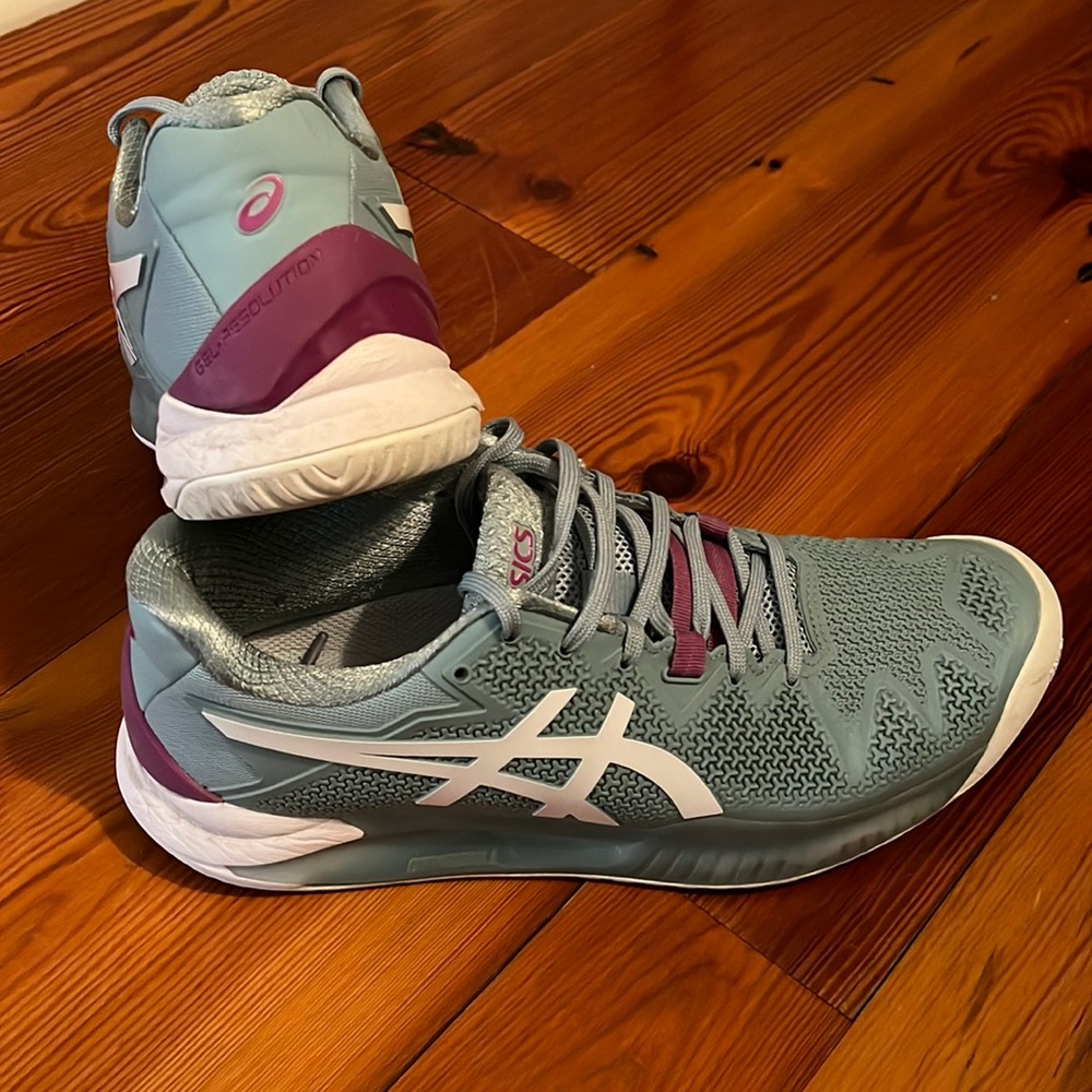 Women’s Tennis Shoes